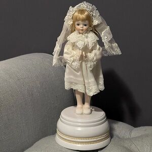 First Communion Musical Fugurine